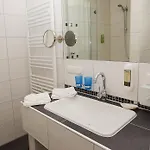 伽尼青斯特英瑟帕瑞蒂尔斯酒店 招待所 4*